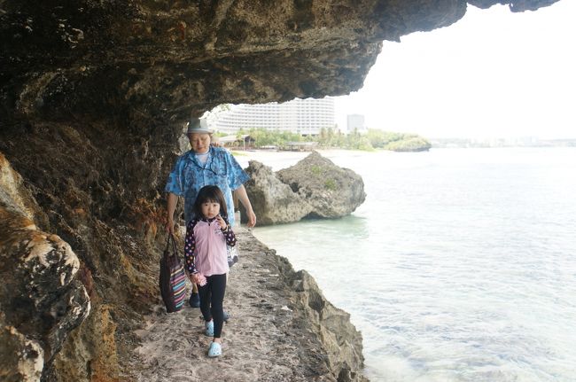 ３分ほど歩きます。