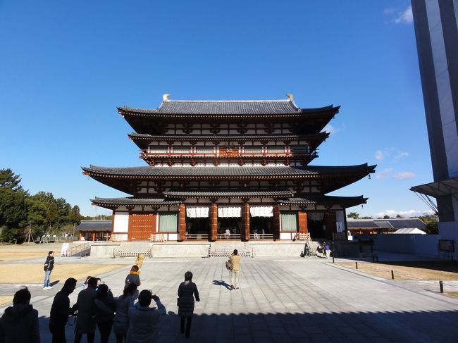 「金堂」　です。