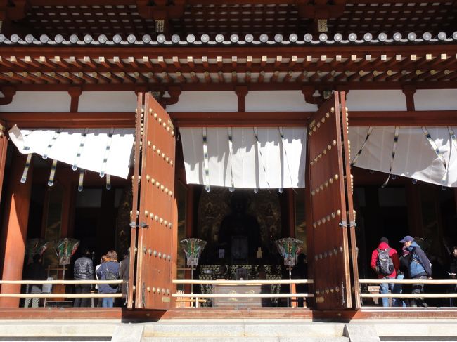 「金堂」　です。