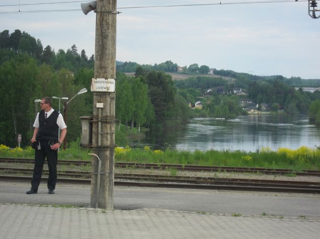 １時間半の乗車でＨｏｎｅｆｏｓｓ　標高９７ｍです。車内の案内板に停車駅とその標高が表示されていました。