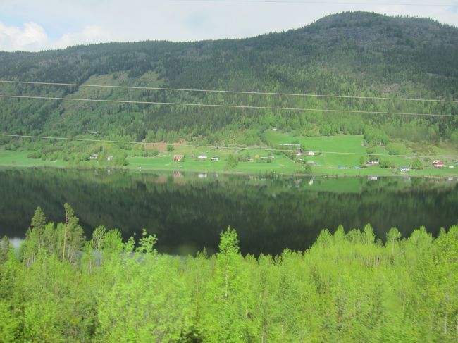 １１：３０、湖の色がきれいでした。