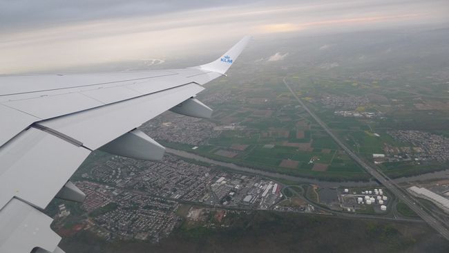 さようならドイツ。親切な人ばかりで、とっても好印象だった。<br /><br />当初は、フランクフルトで一泊して翌日のアムス行きを予約しようかとも思ったけど、まぁ、それはまたの機会に。