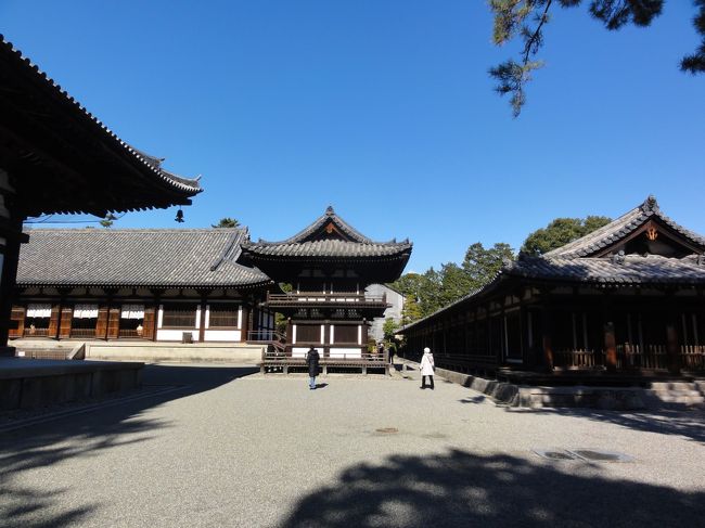 正面は　「鼓楼（国宝）」　<br /><br /><br />左に　「講堂（国宝）」<br /><br /><br />右に　「礼堂（重要文化財）」