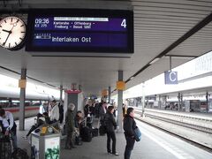 5月14日　ボーデン湖へ
少しゆっくり起きて、｢ストラスブールでも行こうか。｣ということで活動開始。
まずはマンハイム発9:36のICEでオッフェンブルクまで行くことにします。ところが、駅では10分遅れの表示。オッフェンブルクでの乗換時間が7分のはずだったので嫌な予感です。ICEは長距離便も多いので、結構遅れますからね。
