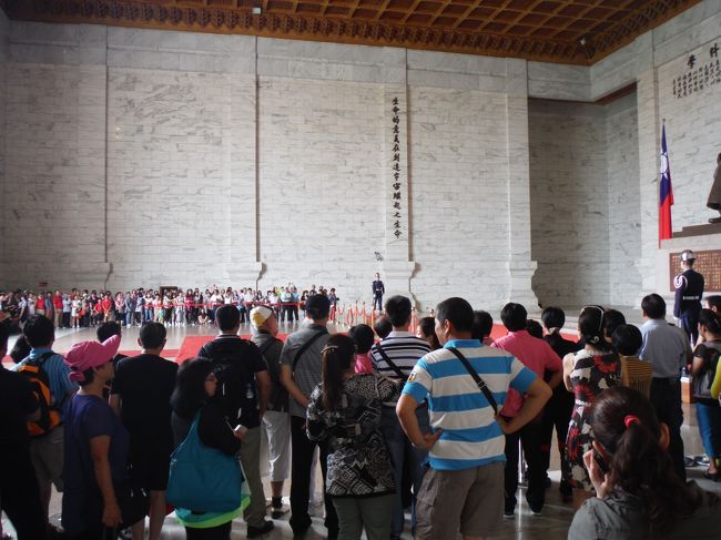 間もなく始まりますよ〜。