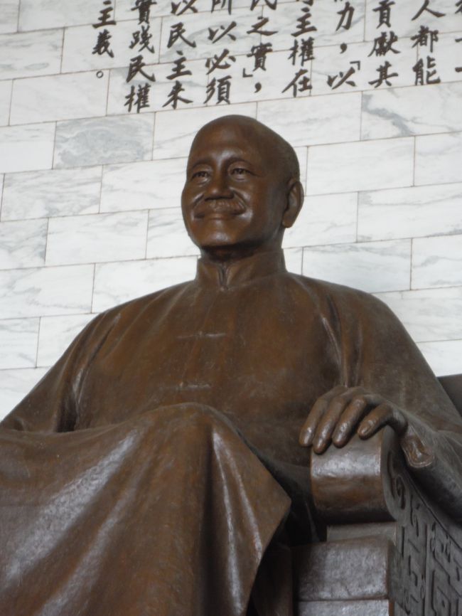 蒋介石さんの微笑みもステキです。