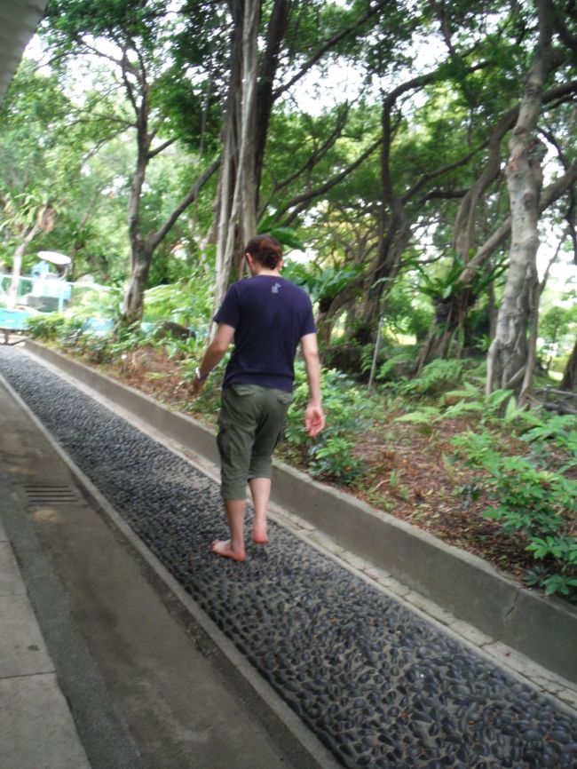 同じ敷地内にある健康歩道もお約束ですね。