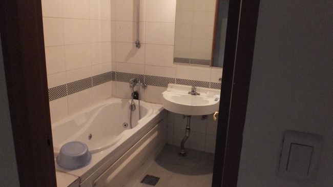 お！　バスタブ付き。