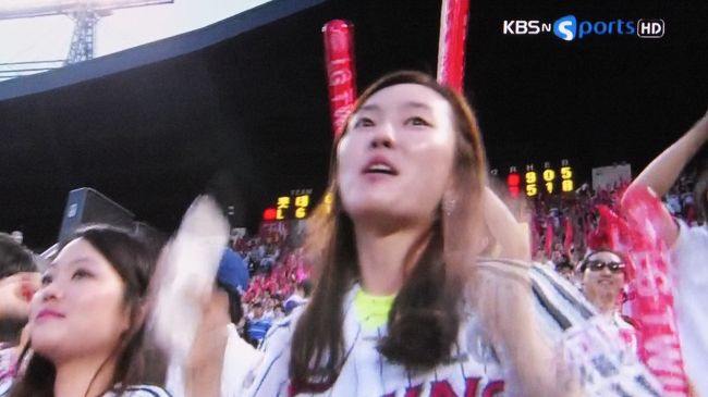 街を歩いていて思ったことだが、<br />日本に比べて男性は平均身長が高く、<br />女性はスタイルのよい人が多いような気が。<br />あくまで主観です。