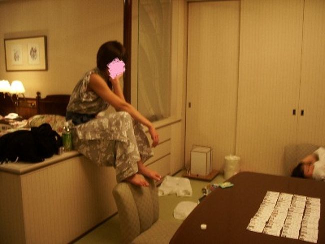 女子会議で夜が更けゆくのです。