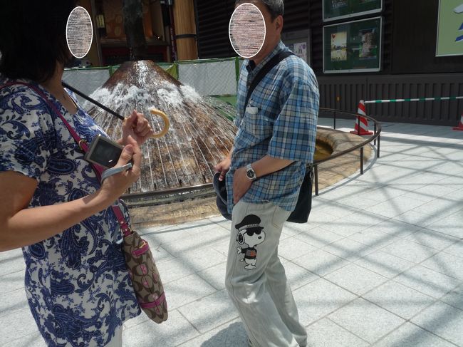 待ち合わせは行基さんの前。<br /><br />まず現れたのがkuritchiさん。私に手を振って挨拶をする間もなく、私の後ろから現れたのが、ガブリエラさんとJOECOOLさん。<br />早速今日のスヌーピーを確認するkuritchiさん。