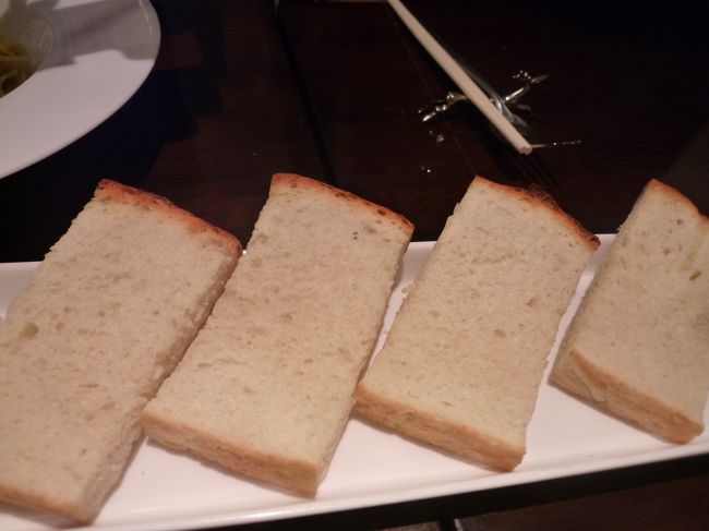 フォッカッチャが付きます。