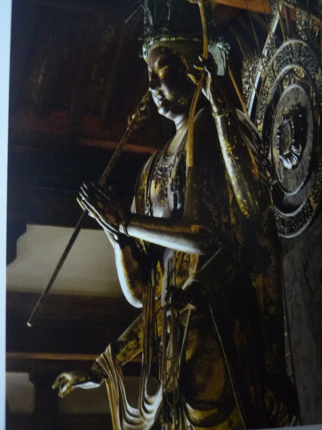 横顔の不空羂索観音菩薩様。