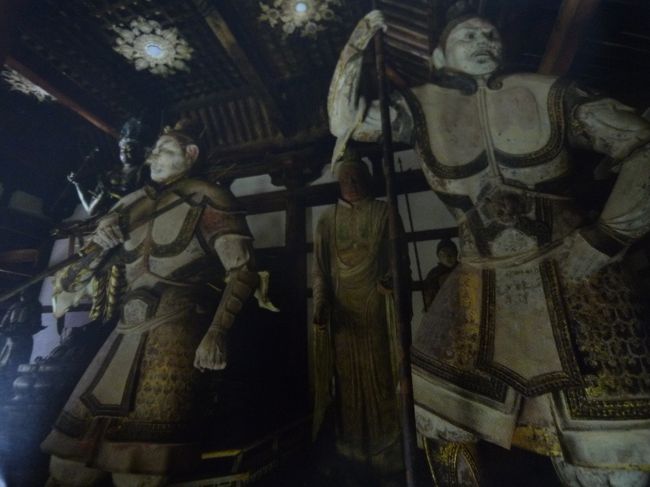 乾漆像の持国天、金剛力士（吽形）。