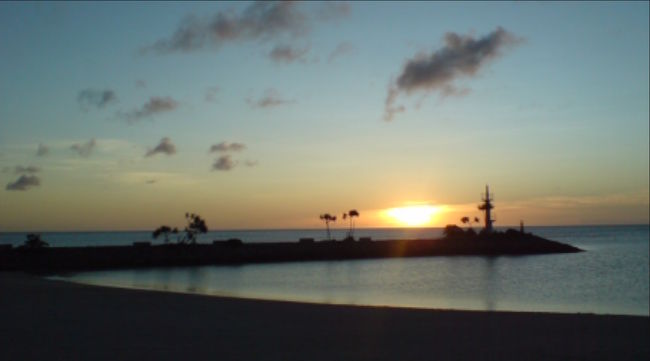 １日目の夕食はホテルで夕陽を見ながらバーベキュー。