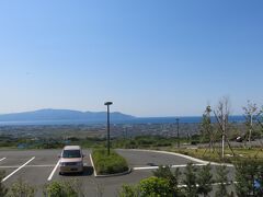 海老名SAを出発し、御殿場を超えるといよいよ新東名！
もちろん運転中は写真は撮れませんが、本当に走りやすい
快適な高速道路です。
新東名に入って最初の大型SA、駿河湾沼津に到着。
高台にあるので、駿河湾と海越しの伊豆半島の見晴らしがgood!!