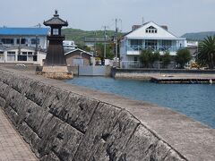 「旧野崎浜灯明台」を遠くに見ながら、また児島駅まで戻りましょう｡｡｡