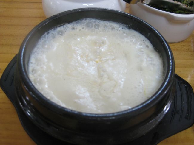 おからがグツグツ煮えていて、<br />期待が膨らみます