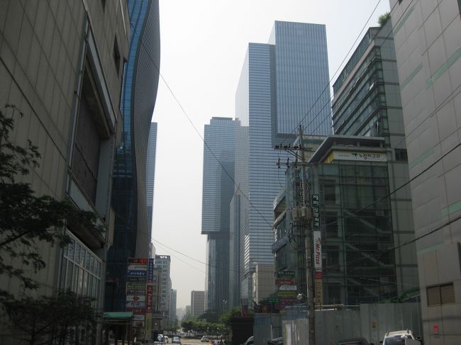 建物を見ると、やっぱり外国なんだなと。