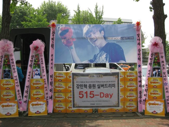 こちらは粉ミルク。コンサート終了後には、お米や粉ミルクが各施設に寄付されます。