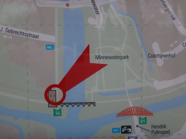 現在は赤い丸で囲まれた場所に居ます。<br /><br />それでは、世界遺産 ブルージュ歴史地区の<br />散策開始です。