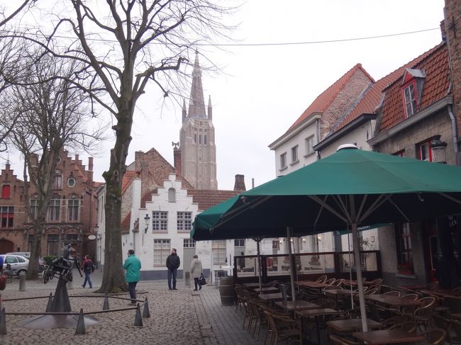 それでは、『聖母教会』を目指して歩いていきます。