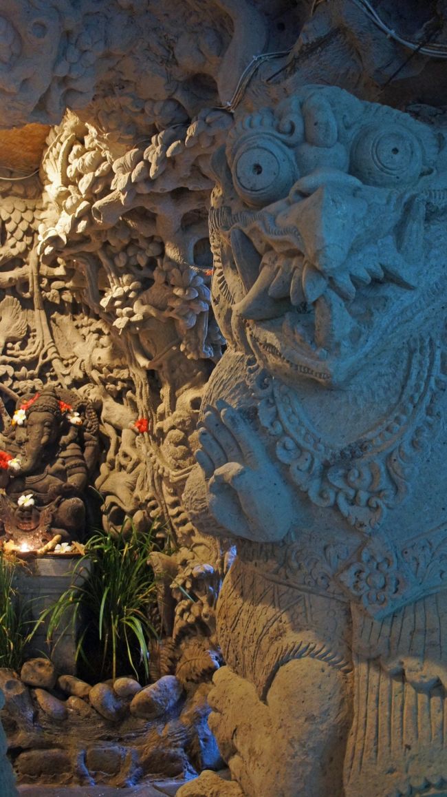 PARIWISATA BALI(13)ウォルター・シュピーツのアトリエだったチャンプアン・スパ・ホテルに10日間滞在する。