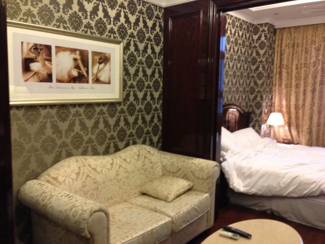 そういえば、ホテルの写真を撮っていないことに気づき、<br />チェックアウト前に急いでとりました。<br /><br />お世話になったのは、アールヌーボーシティ?<br />前回も、こちらにお世話になって、<br />すっかり、気に入ってしまったので、<br />また、こちらにしました。