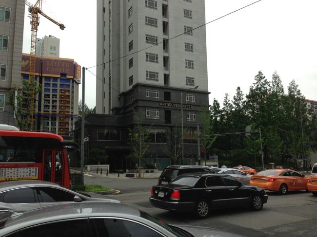 たくさんの思い出とともに戻ってきました。<br /><br />見ず知らずの韓国の方々に本当に親切にしていただいて、<br />「情」に触れ、韓国が、もっと好きになりました。<br /><br />今気になっているのは、<br />ホテルの入り口で傘を貸してあげたおじさん。<br />英語で声をかけられたのですが、<br />アジア系の顔立ち。<br /><br />一体、どこの国の方だったんだろう？？？