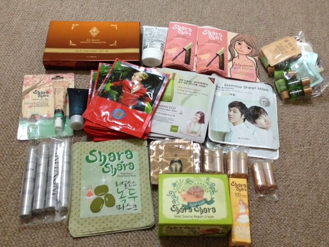 Shara Shara2号店、the seamユネスコ店にお伺いしたのですが、<br />どちらのお店の方々にも、とっても親切にしていただきました。<br /><br />いろいろお話をお伺いして、<br />また、私に合うコスメを紹介してくれて、<br />ついつい長居してしまいました。<br /><br />本当楽しかったです〜♪<br /><br />※帰国後自宅にて撮影