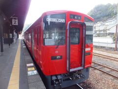 豊後竹田駅からは真っ赤な豊肥本線の車両に乗車して大分へ向かいます。