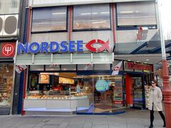 なるほど，魚マークのNORDSEEレストランでした．

結構知られているようで，一品だけで言うことは出来ないでしょうが，美味しくてリーゾナブル価格です．上のランチで12.5ユーロだったと思う．