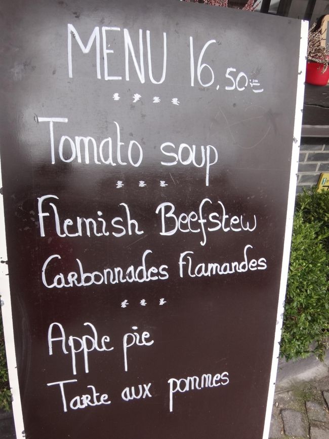 ベルギー・ブルージュ ベルギー料理レストラン<br />【Old Bruges】<br /><br />ランチは、16.5ユーロ（約2,096円）でとても<br />コストパフォーマンスがよかったことから、<br />こちらのオールド・ブルージュでランチを<br />食べることにしました。<br /><br />というより時間が無かった。（現在12:05）<br />12:45には聖母教会前に集合です\(゜ロ\)(／ロ゜)／