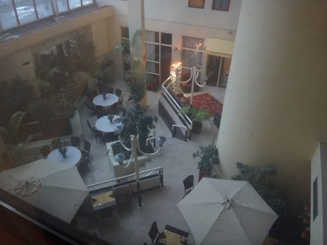 3Fのお部屋から下を見下ろすとこんな感じです。<br />部屋番号は207号室。