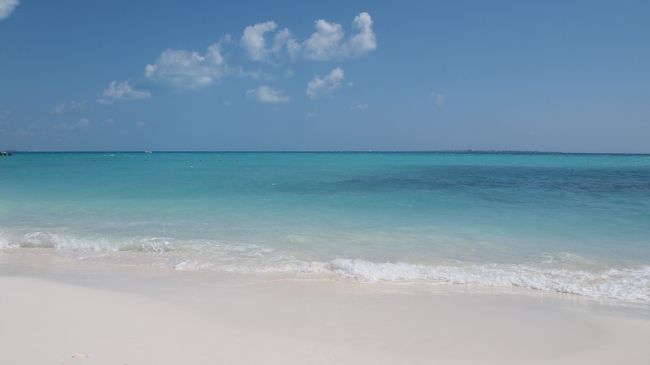 海を満喫。<br />といっても夫婦揃って飽きやすいタチなので、<br />時間にするとわずか30分弱。