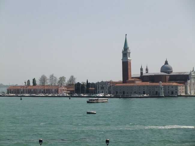 ホテル部屋バルコニーからの眺めです。