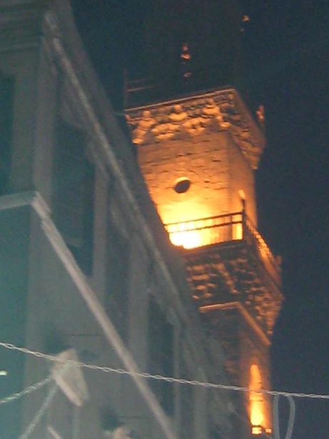 すっかり暗くなってしまいました。<br /><br />遅くならないうちにタクシーに乗り、ホテルへ帰ります。