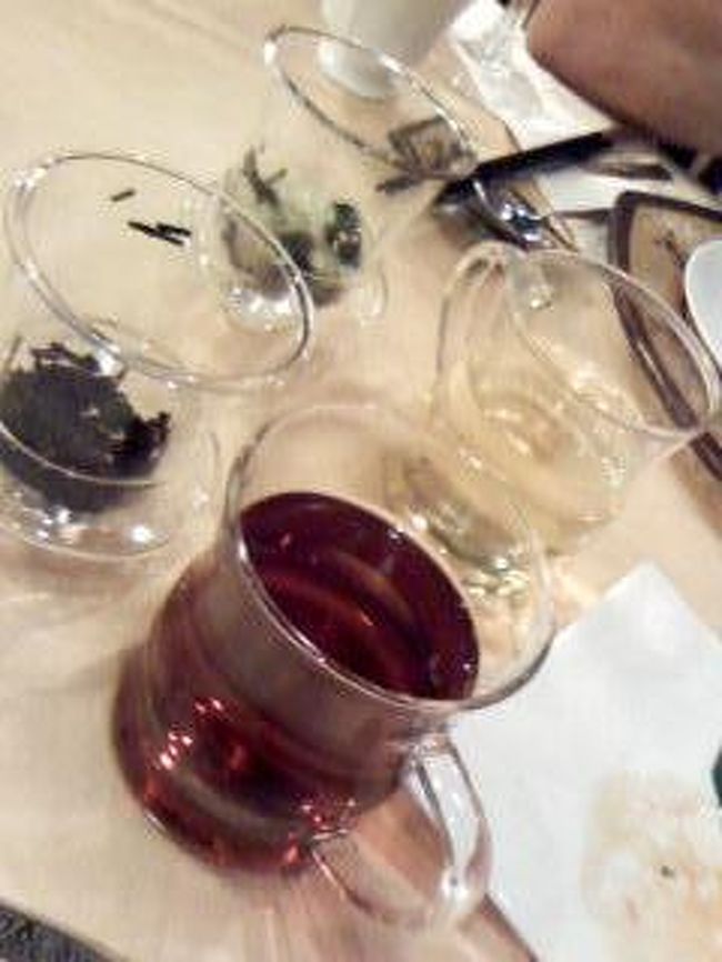 味付けも量も、上品というか、日本人好みかと思います。<br /><br />お茶をすすめられたので、いただいてみることに！<br /><br />ここは、いわゆる高級レストランのような洗練されたサービスではありませんが、とても感じがよいです。