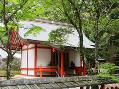 石段から見て左手には、こちら。

後で調べてみましたが、「若宮神社」です。