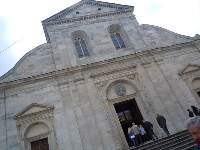 こちらは教会。