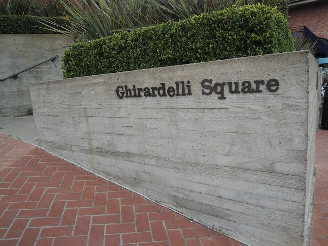 ここですね、メイン。チョコメーカーのギラデリのショッピングアーケード。子供用のおもちゃ店とかキッチングッズとかチョコに限らずいろいろなお店がありました☆こちらで生まれたばかりの友達の子にカリフォルニアの服を購入。