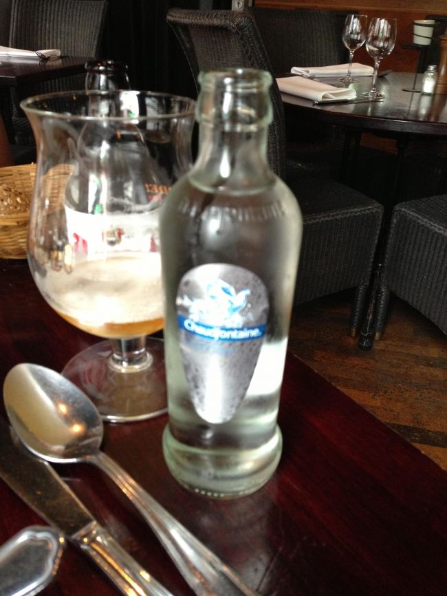 炭酸入りのお水を頼んだら、こんな可愛い小瓶。