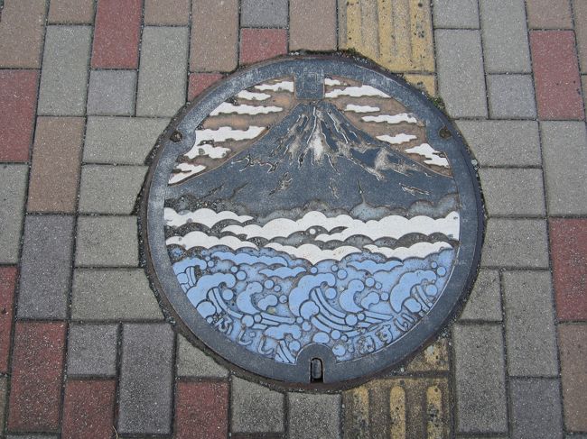 静岡・富士市<br /><br />世界遺産に決定の富士山<br /><br />マンホールも世界遺産・・・