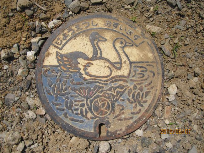 新潟・上越市<br /><br />町の中を歩いてもカラーマンホールは少ない。<br /><br />汚れている場合も・・・