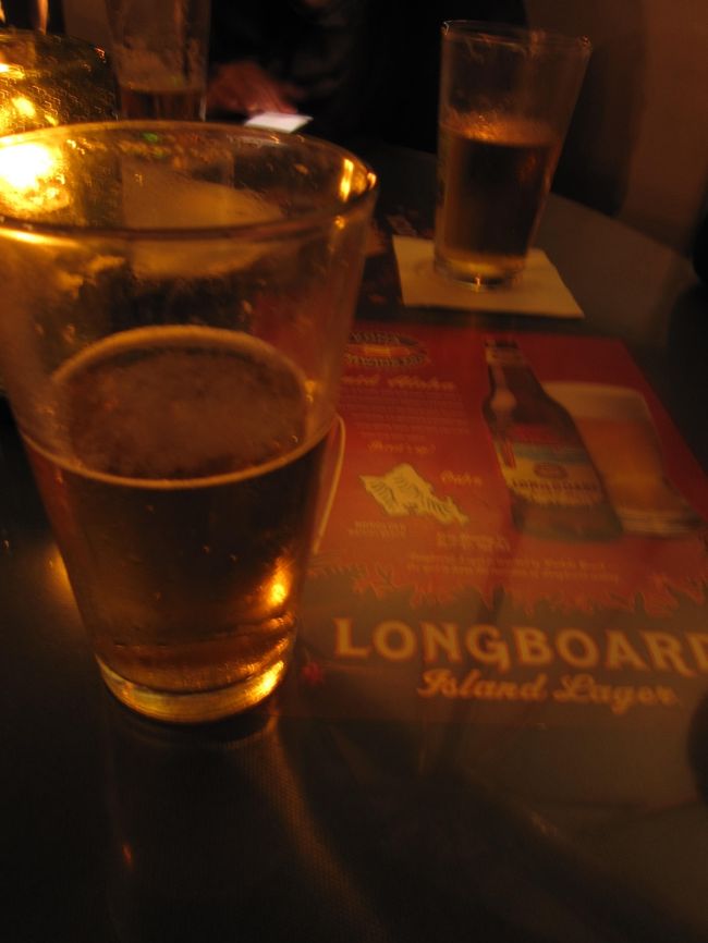 夕飯はホテル近くの「アロハテーブル」<br />（ハワイにもあるんだ）<br /><br />店員は日本人。