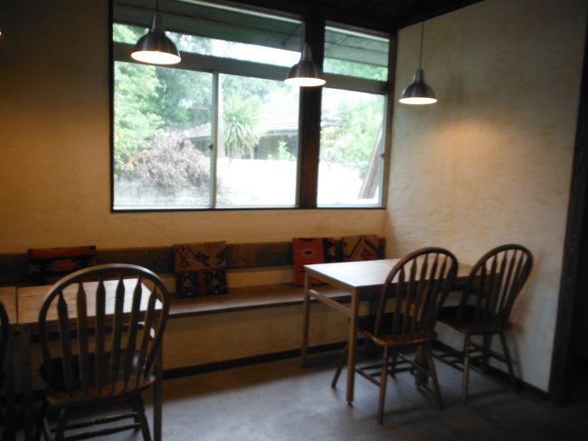 購入以外にも、店内でも食べるスペースがありました。