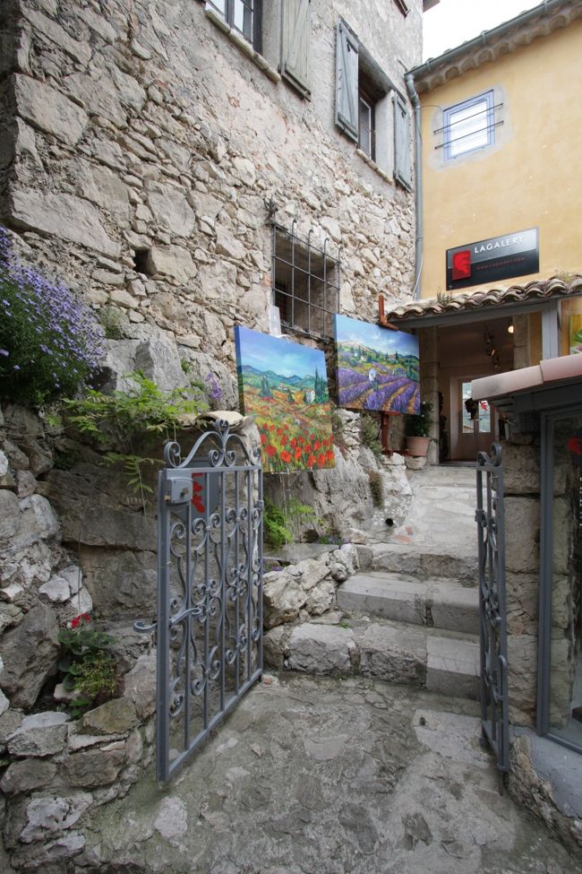 ゴッホではありませんが糸杉が描かれた風景画です。<br />15：09<br /><br />EOS40D EF-S10/22<br />f/9.5,1/250,ISO-800,焦点距離10mm、露出補正＋0.5<br />