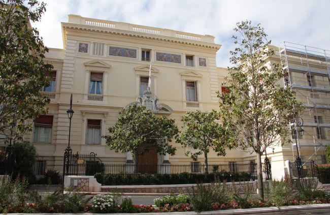 一人旅での街歩き気分で撮っていますが、グループツアーなので建物の名称などはよく見る暇はありません。