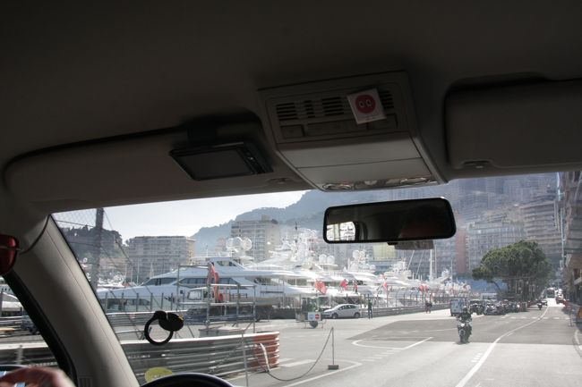 プライベート・ツアーの車でF1のコースを一周しました。<br /><br />モナコF1ゲーム<br />http://www.youtube.com/watch?v=bp5hQ2nifhc<br /><br />モナコF1コース<br />https://maps.google.co.jp/maps/ms?ie=UTF8&amp;oe=UTF8&amp;msa=0&amp;msid=206506796023872645610.0004598d6dbaacdf479da