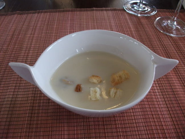 ハロン湾で獲れたあさりを使ったクラムチャウダー